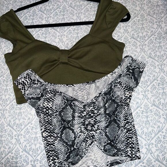 Off shoulder Crop top snakeskin and olive green size S bundle - Picture 1 of 6